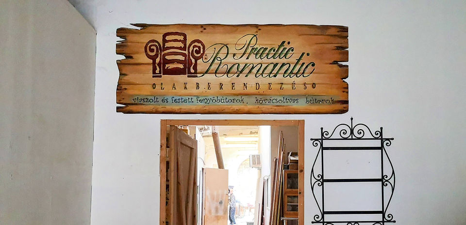 Practic Romantic műhely bejárata